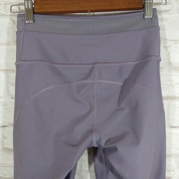 R Under Armour UA HeatGear Compression Purple Yoga Workout Cropped Leggings S - Picture 6 of 8